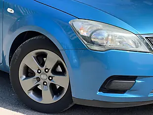 Used 2010 Kia Ceed Strike Blue - Interior and Exterior details 4