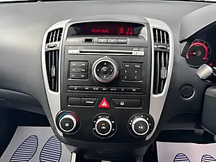 Used 2010 Kia Ceed Strike Blue - Interior and Exterior details 12