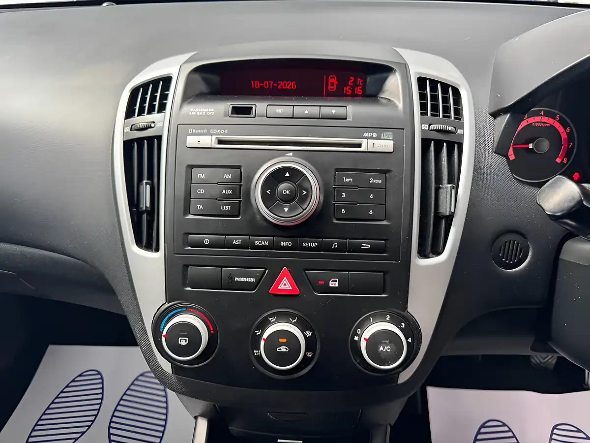 Used 2010 Kia Ceed Strike Blue - Interior and Exterior details 12