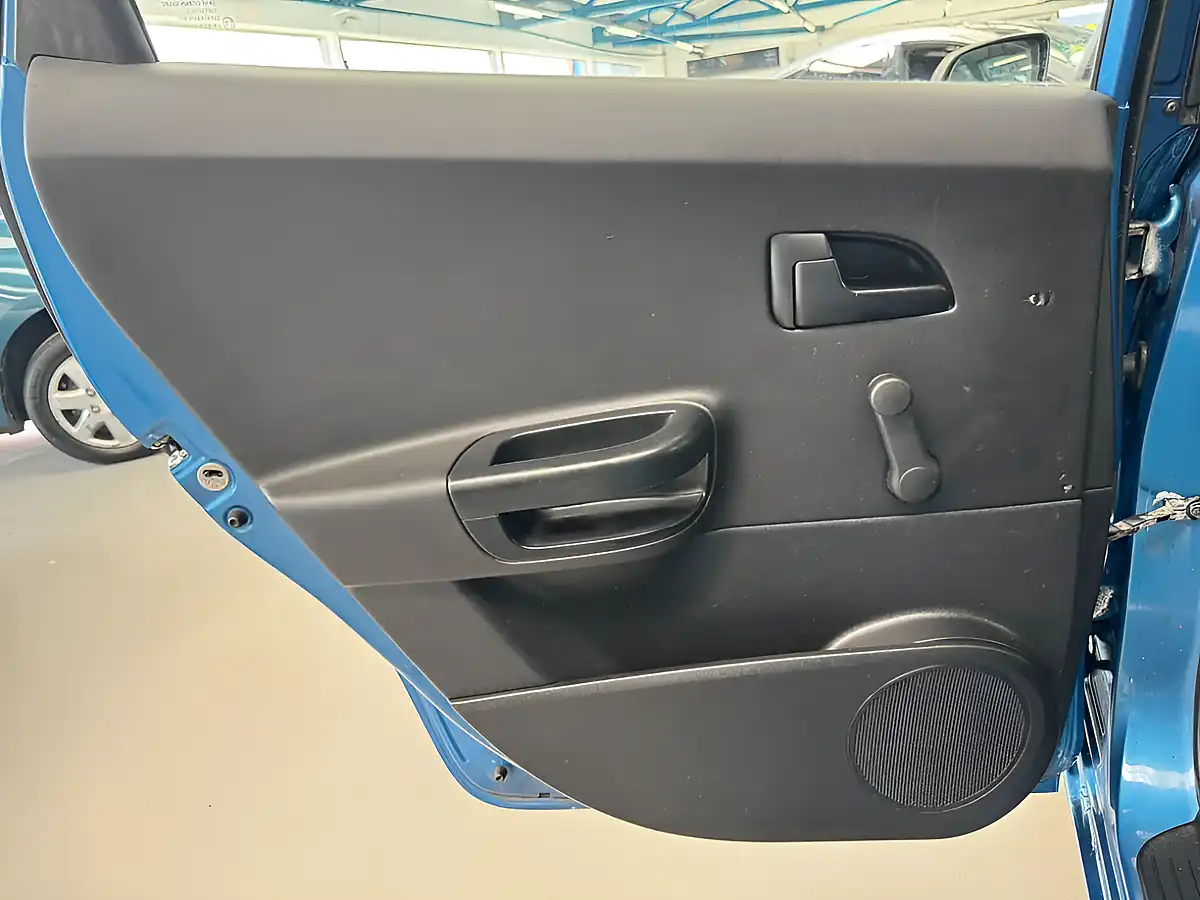 Used 2010 Kia Ceed Strike Blue - Interior and Exterior details 17