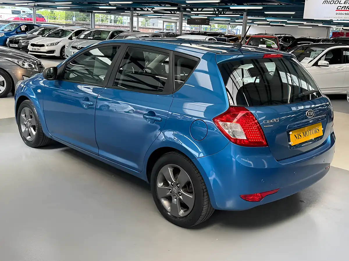 Used 2010 Kia Ceed Strike Blue - Interior and Exterior details 2