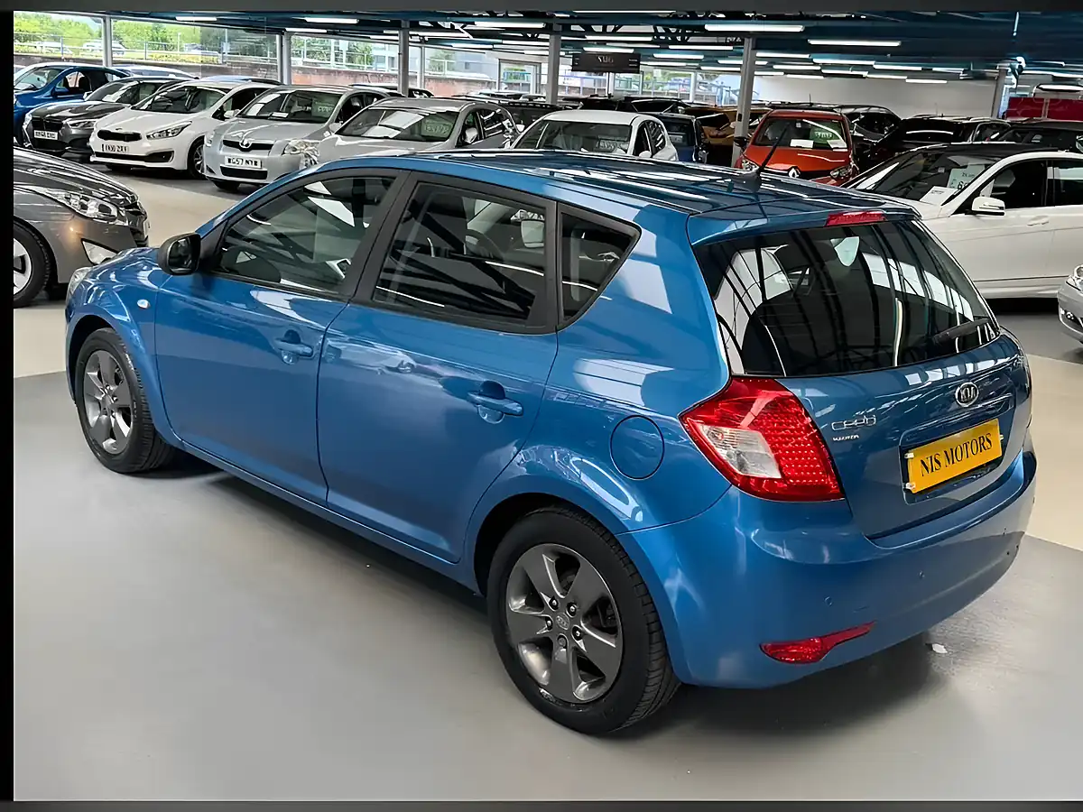 Used 2010 Kia Ceed Strike Blue - Interior and Exterior details 20