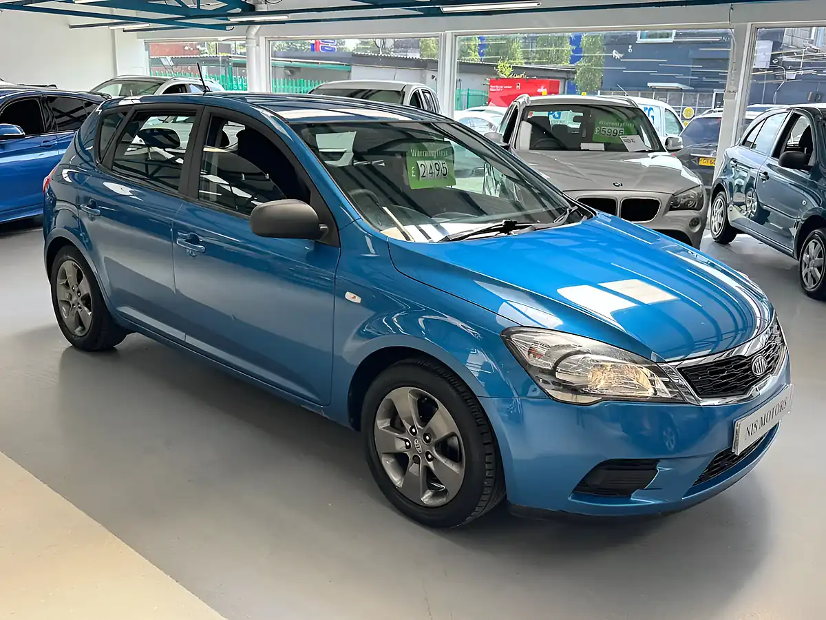 Used 2010 Kia Ceed Strike Blue - Interior and Exterior details 3