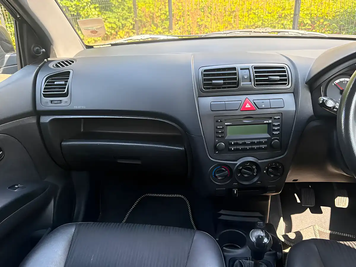 Used 2010 Kia Picanto 1 Black - Interior and Exterior details 13