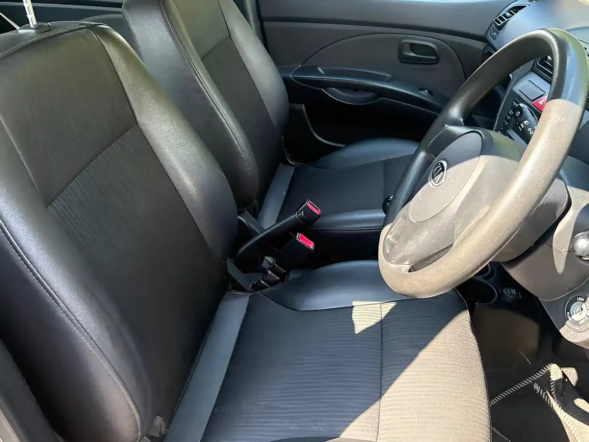 Used 2010 Kia Picanto 1 Black - Interior and Exterior details 15