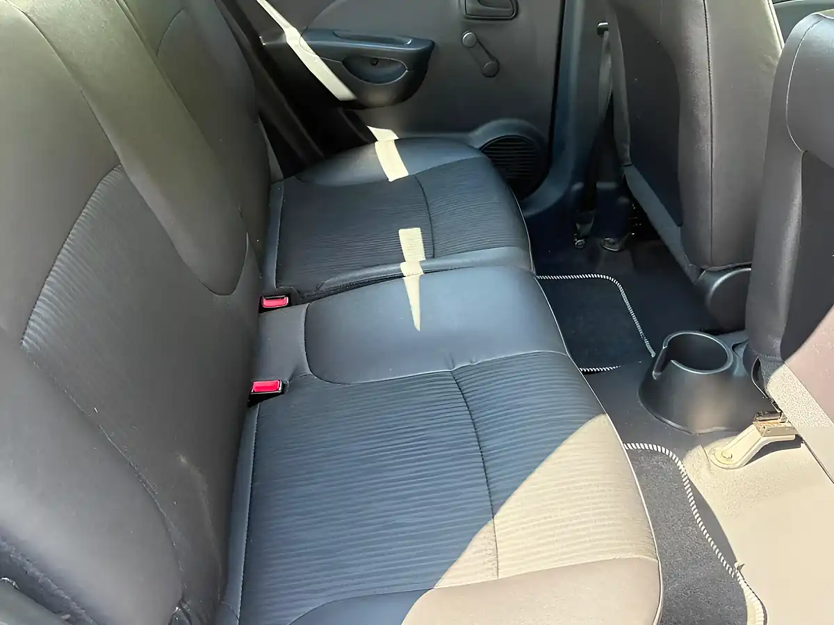 Used 2010 Kia Picanto 1 Black - Interior and Exterior details 16
