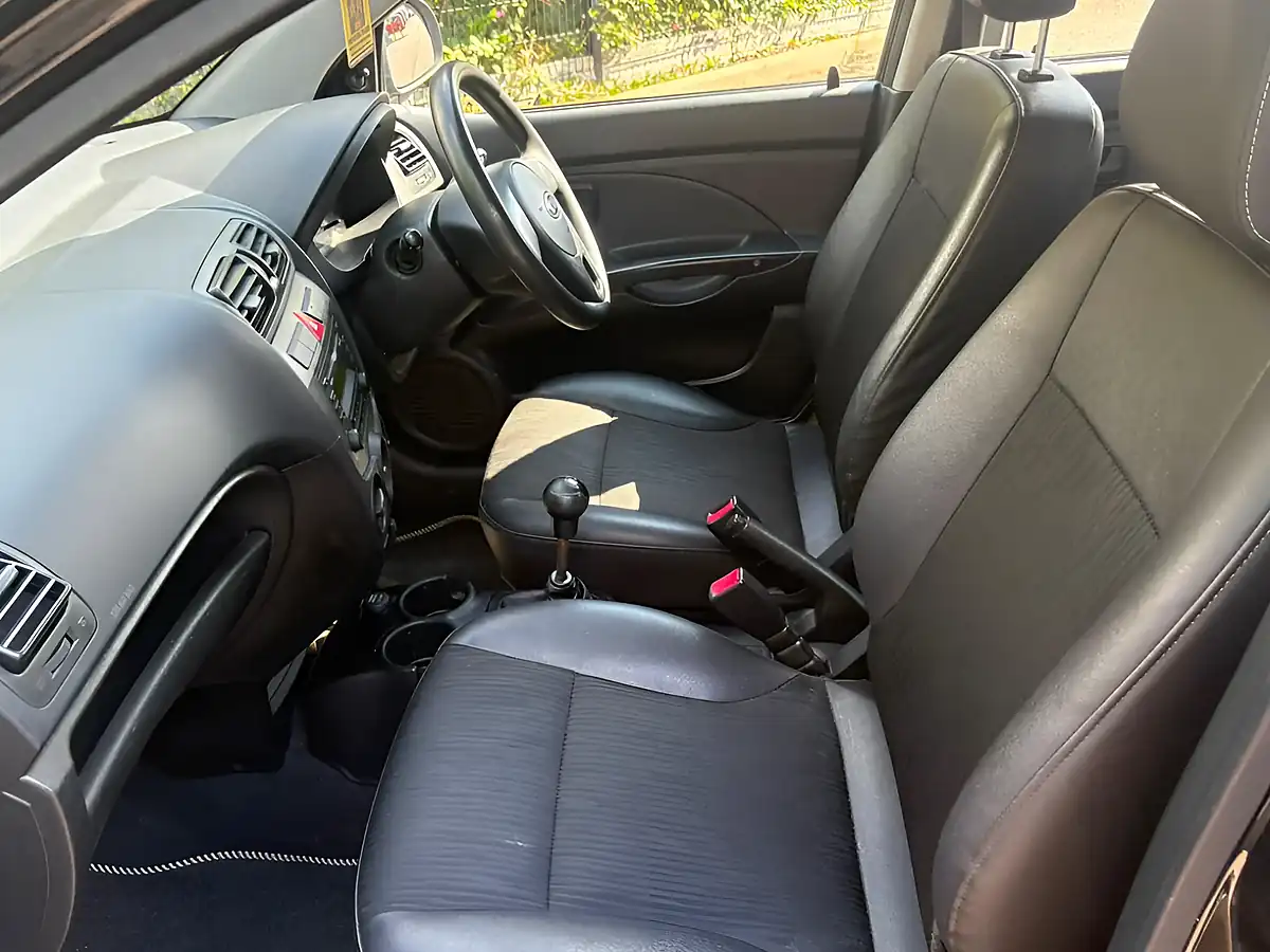 Used 2010 Kia Picanto 1 Black - Interior and Exterior details 20