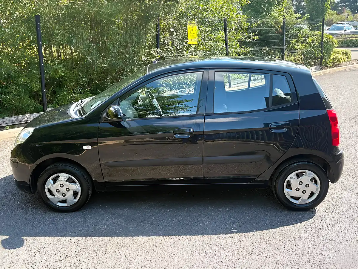 Used 2010 Kia Picanto 1 Black - Interior and Exterior details 9