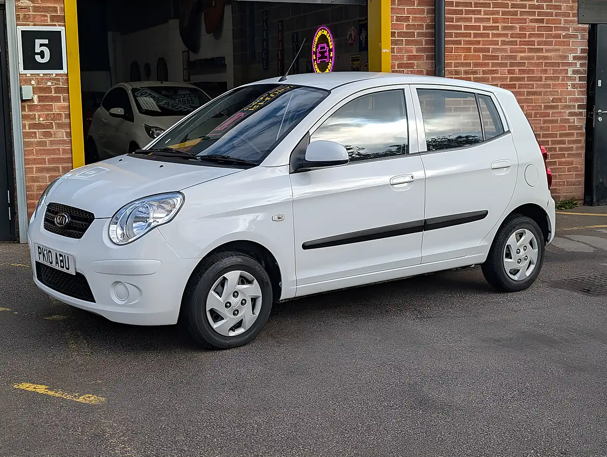 Used 2010 Kia Picanto 1 White - Interior and Exterior details 2