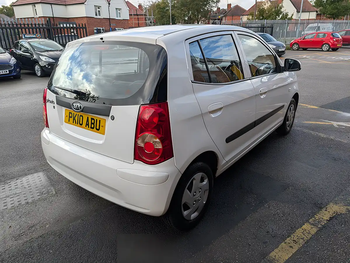 Used 2010 Kia Picanto 1 White - Interior and Exterior details 3