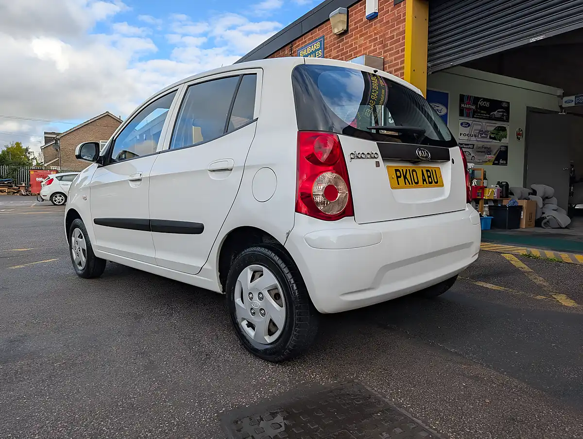 Used 2010 Kia Picanto 1 White - Interior and Exterior details 5