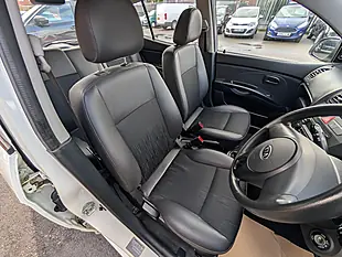 Used 2010 Kia Picanto 1 White - Interior and Exterior details 7