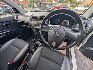 Used 2010 Kia Picanto 1 White - Interior and Exterior details 8