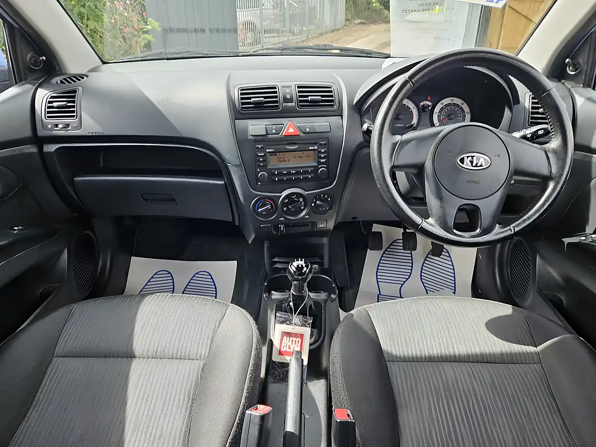 Used 2010 Kia Picanto Graphite Blue - Interior and Exterior details 17