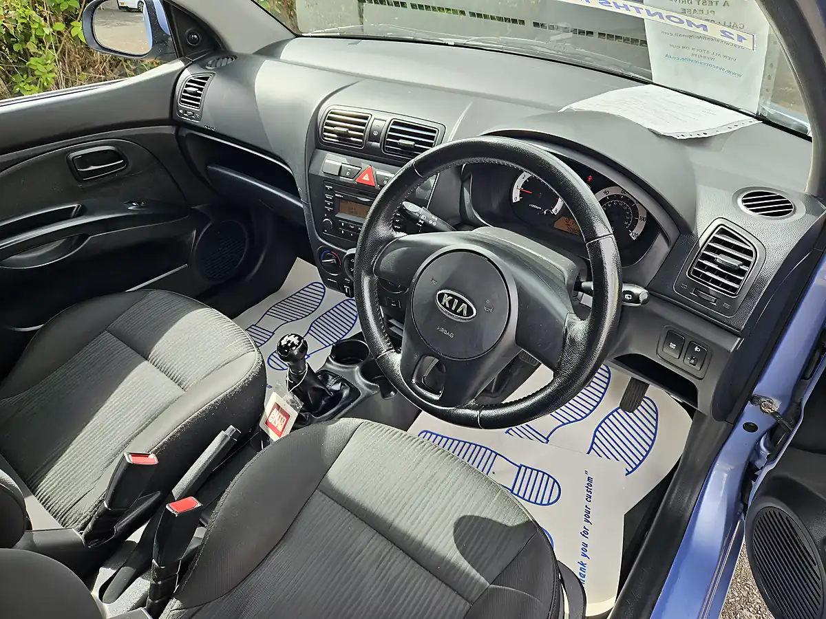 Used 2010 Kia Picanto Graphite Blue - Interior and Exterior details 18
