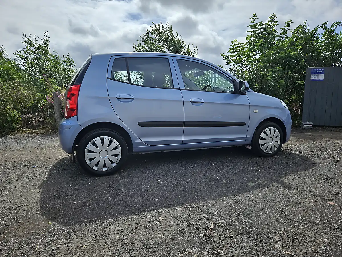 Used 2010 Kia Picanto Graphite Blue - Interior and Exterior details 8