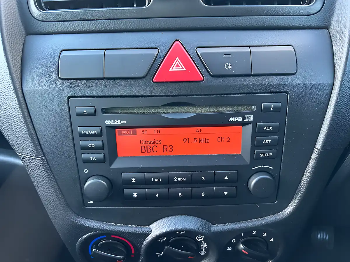 Used 2010 Kia Picanto Graphite Silver - Interior and Exterior details 18