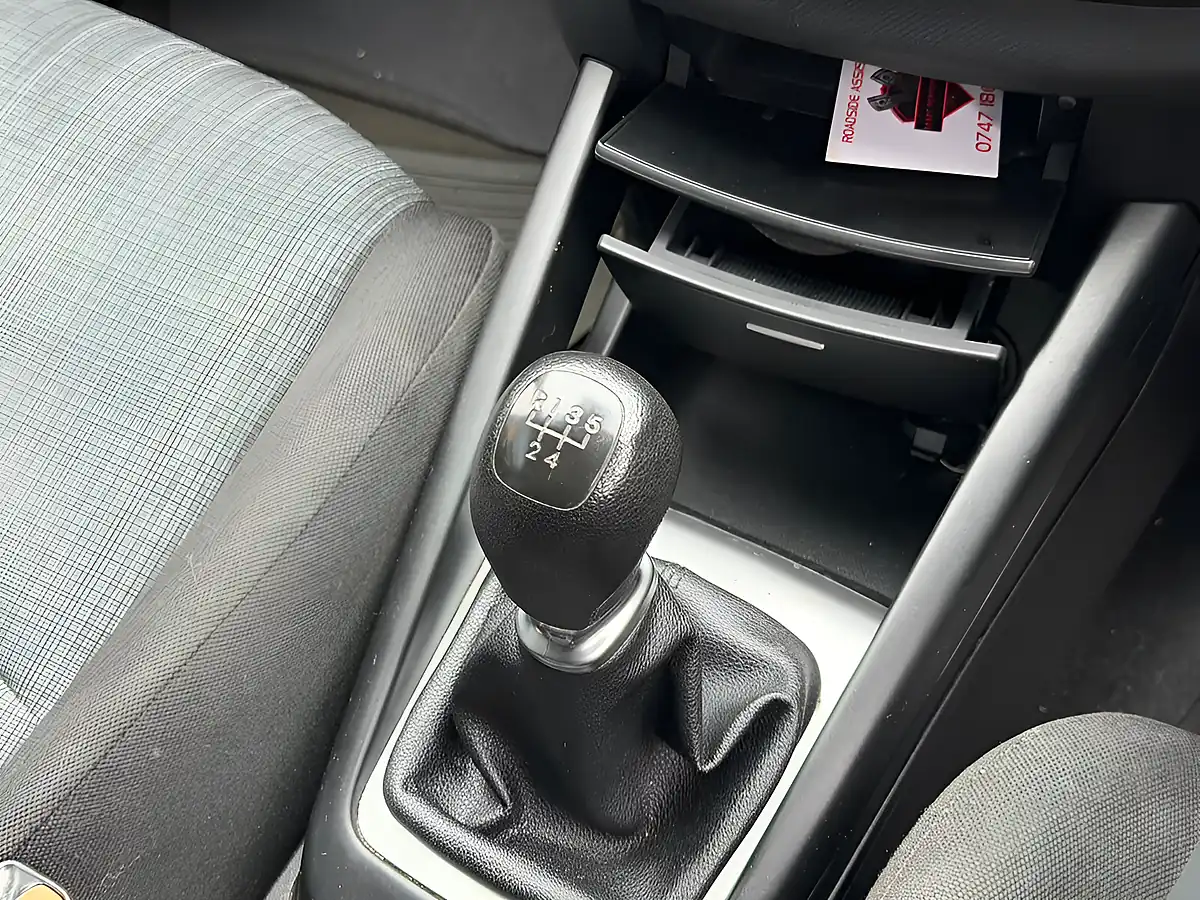Used 2010 Kia Proceed 1 Silver - Interior and Exterior details 14
