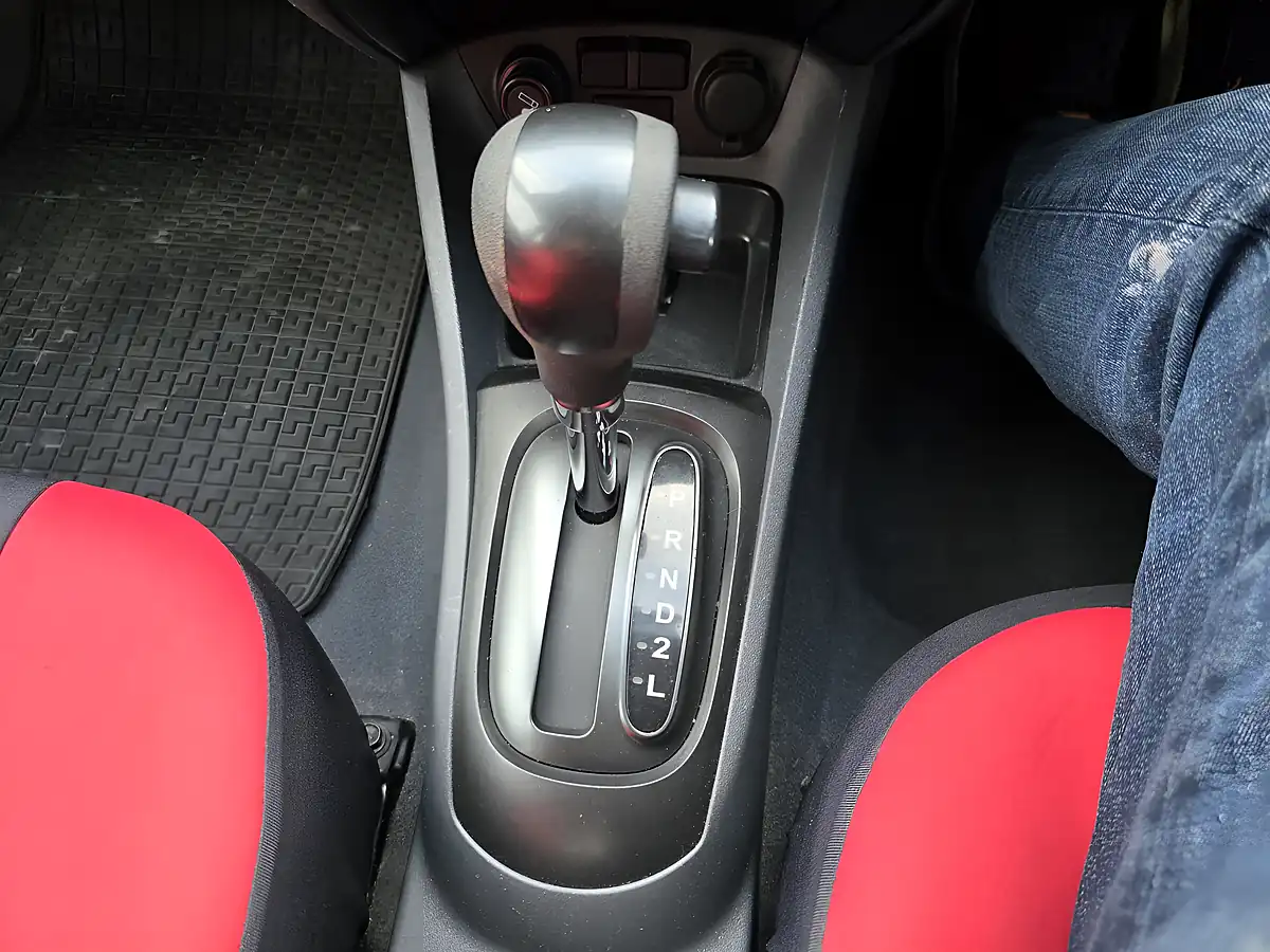 Used 2010 Kia Rio 2 Red - Interior and Exterior details 13