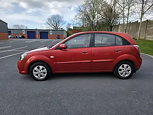 Used 2010 Kia Rio 2 Red - Interior and Exterior details 4