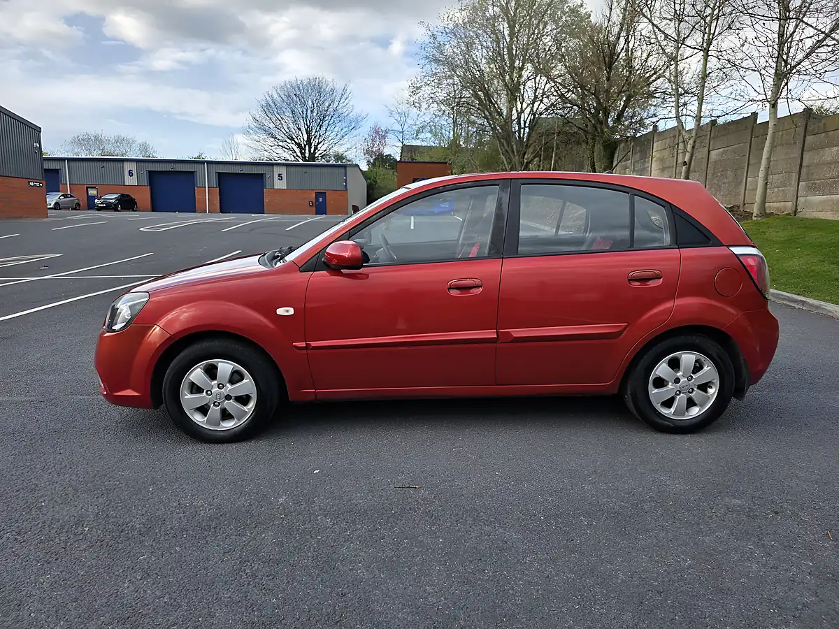 Used 2010 Kia Rio 2 Red - Interior and Exterior details 4