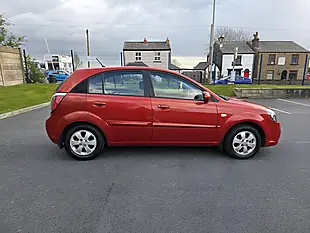 Used 2010 Kia Rio 2 Red - Interior and Exterior details 5