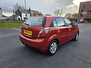 Used 2010 Kia Rio 2 Red - Interior and Exterior details 8