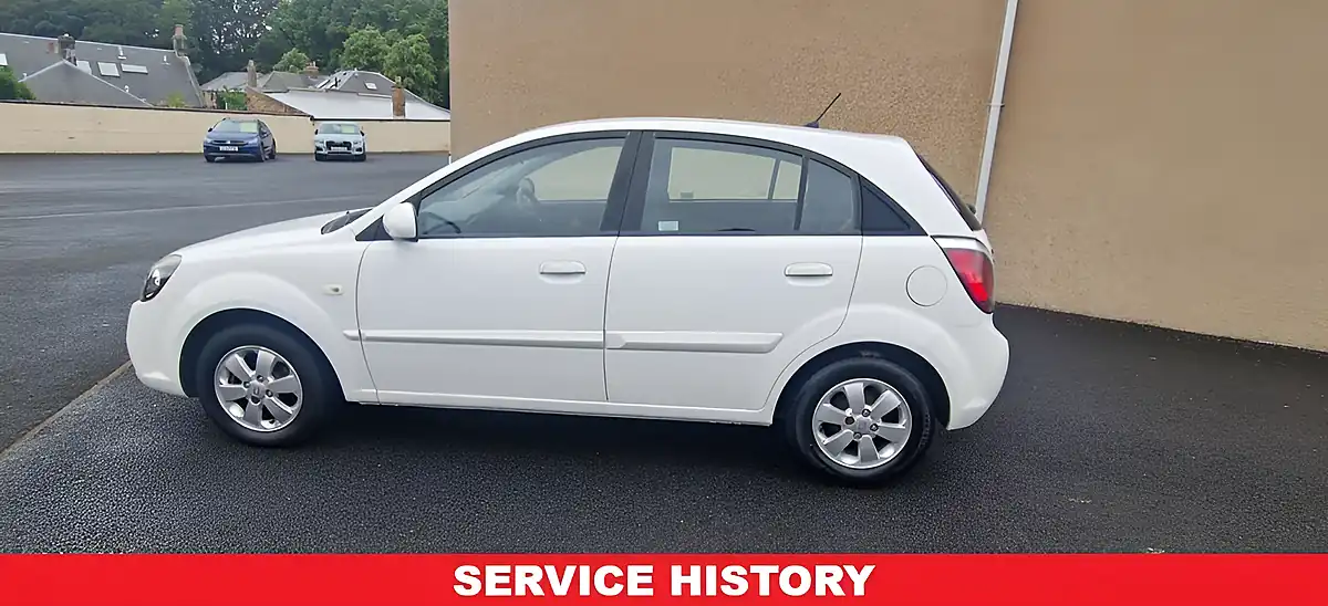 Used 2010 Kia Rio Domino White - Interior and Exterior details 2