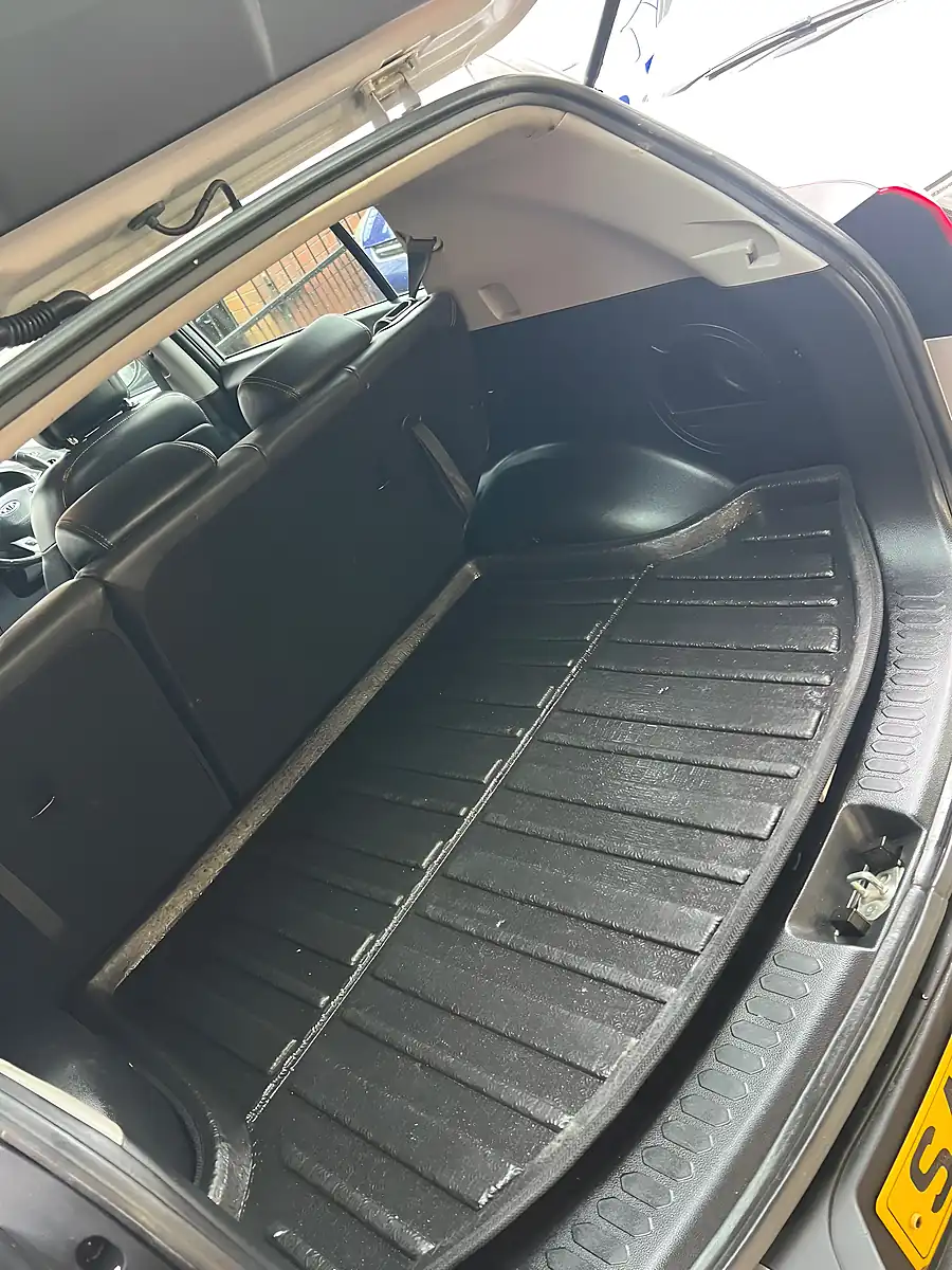 Used 2010 Kia Sportage Silver Metallic - Interior and Exterior details 15