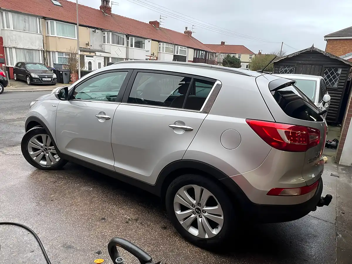 Used 2010 Kia Sportage Silver Metallic - Interior and Exterior details 3