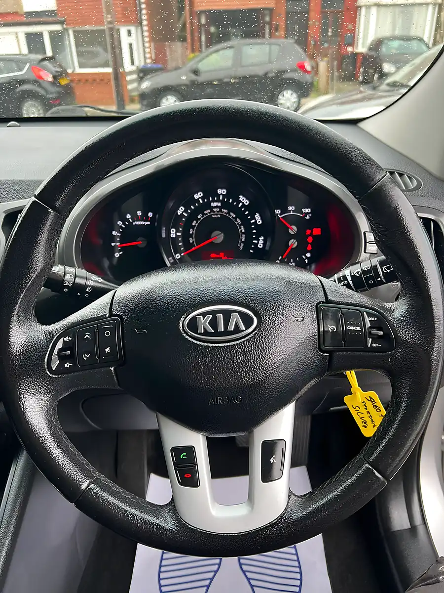Used 2010 Kia Sportage Silver Metallic - Interior and Exterior details 5