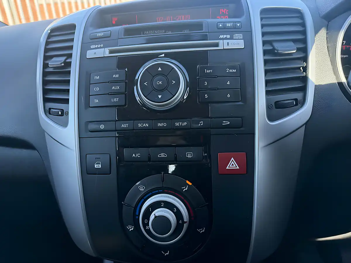 Used 2010 Kia Venga 2 - Interior and Exterior details 15