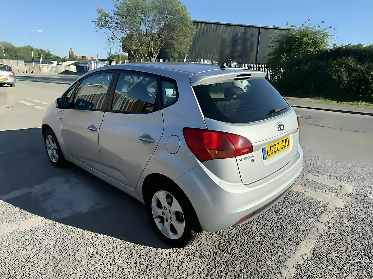 Used 2010 Kia Venga 2 - Interior and Exterior details 8