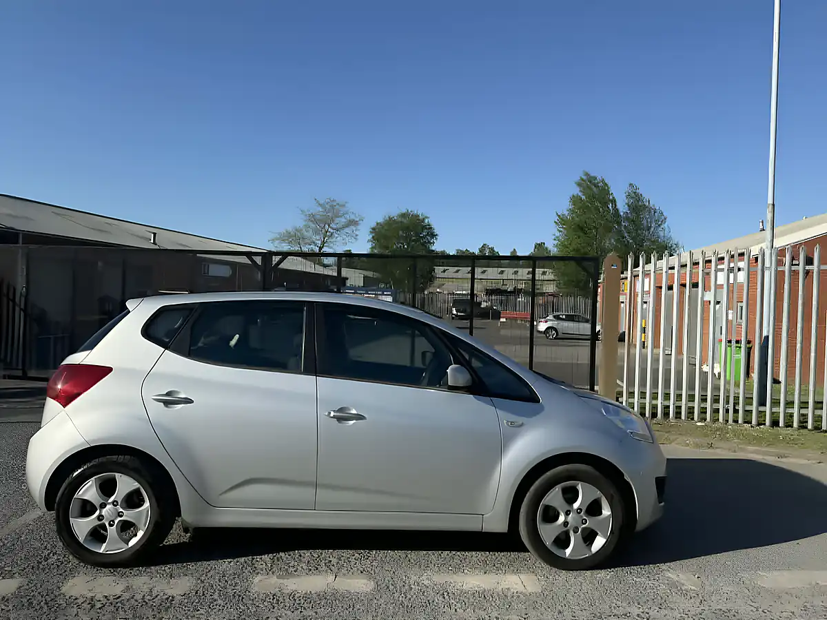 Used 2010 Kia Venga 2 - Interior and Exterior details 9