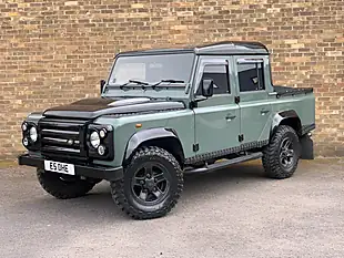Used 2010 Land Rover Defender 110 Mwb Green - Interior and Exterior details 14