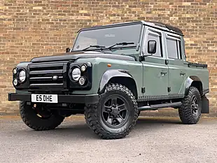 Used 2010 Land Rover Defender 110 Mwb Green - Interior and Exterior details 15