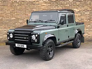 Used 2010 Land Rover Defender 110 Mwb Green - Interior and Exterior details 16