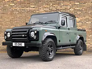 Used 2010 Land Rover Defender 110 Mwb Green - Interior and Exterior details 17