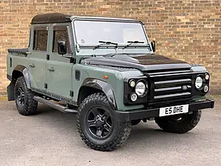 Used 2010 Land Rover Defender 110 Mwb Green - Interior and Exterior details 8