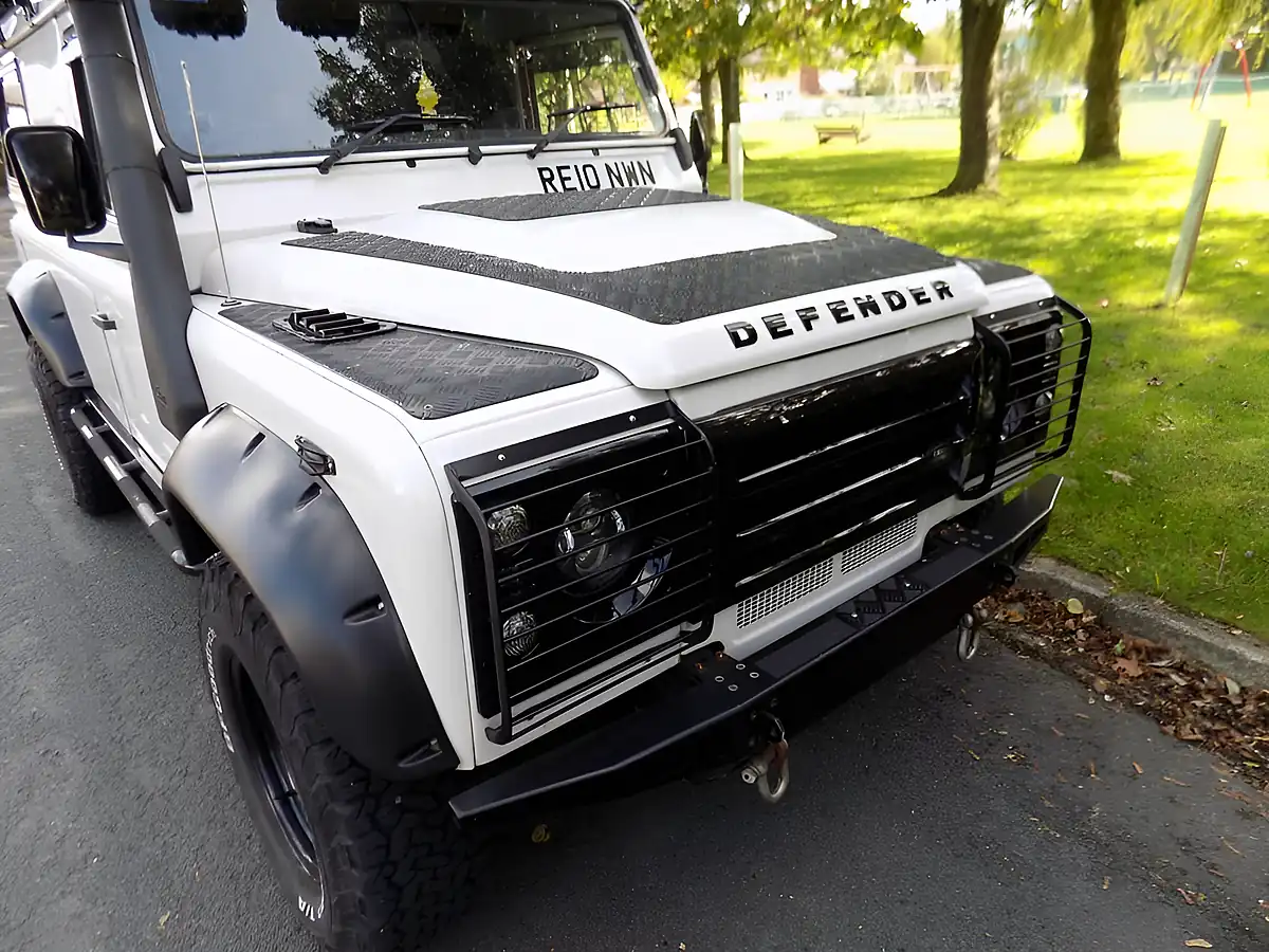 Used 2010 Land Rover Defender 110 Overland White - Interior and Exterior details 4