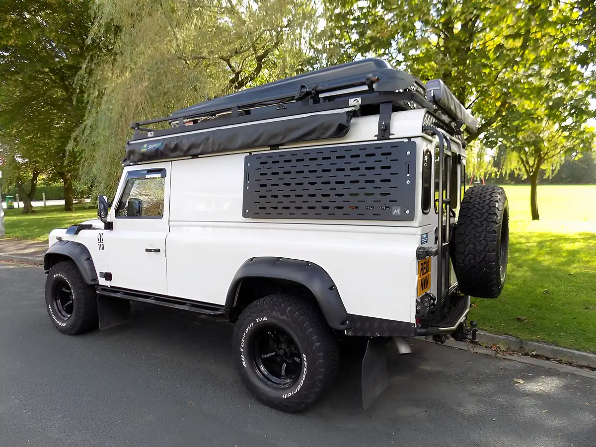 Used 2010 Land Rover Defender 110 Overland White - Interior and Exterior details 9