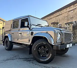 Used 2010 Land Rover Defender 110 Xs Pickup Double Cab Grey - Interior and Exterior details 2