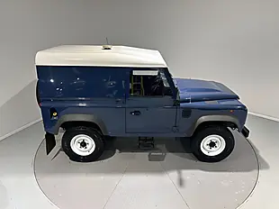 Used 2010 Land Rover Defender 90 Hard Top Blue - Interior and Exterior details 4