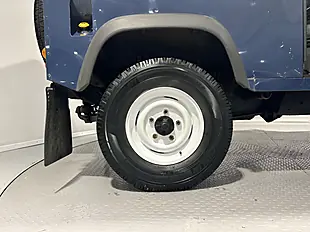 Used 2010 Land Rover Defender 90 Hard Top Blue - Interior and Exterior details 8