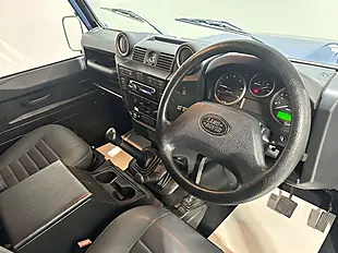 Used 2010 Land Rover Defender 90 Hard Top Blue - Interior and Exterior details 9