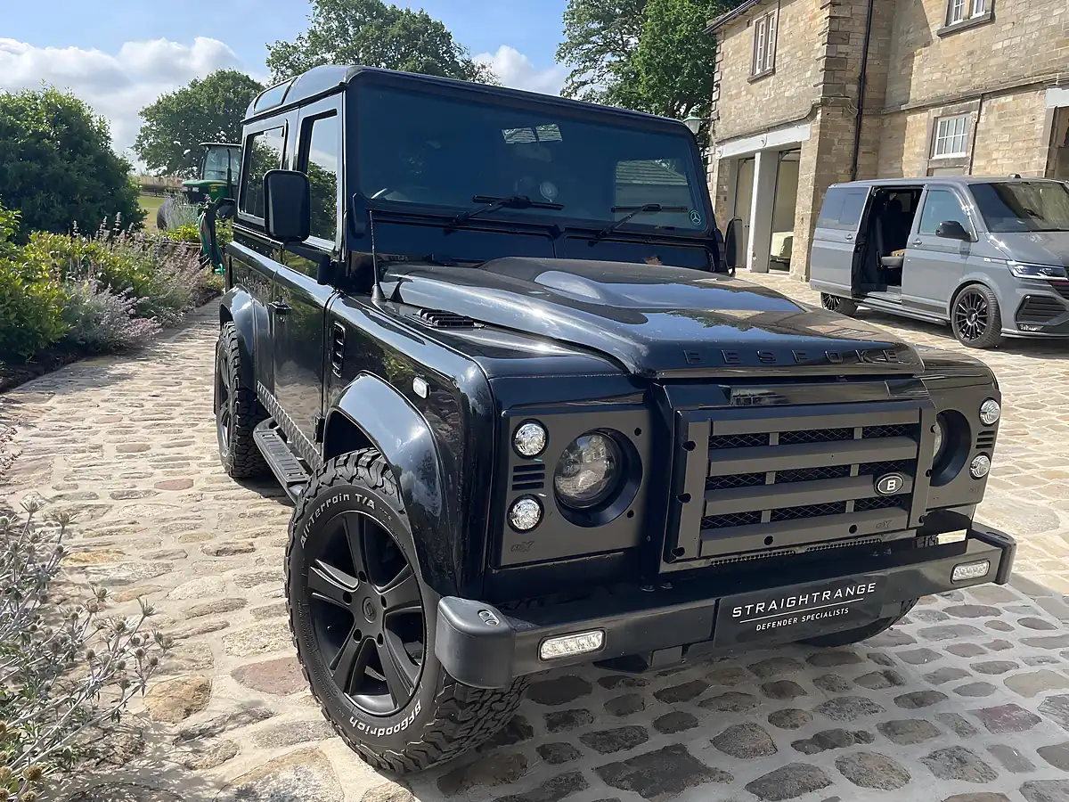 Used 2010 Land Rover Defender 90 Xs Station Wagon Santorini Black - Front View
