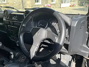 Used 2010 Land Rover Defender 90 Xs Station Wagon Santorini Black - Interior and Exterior details 10