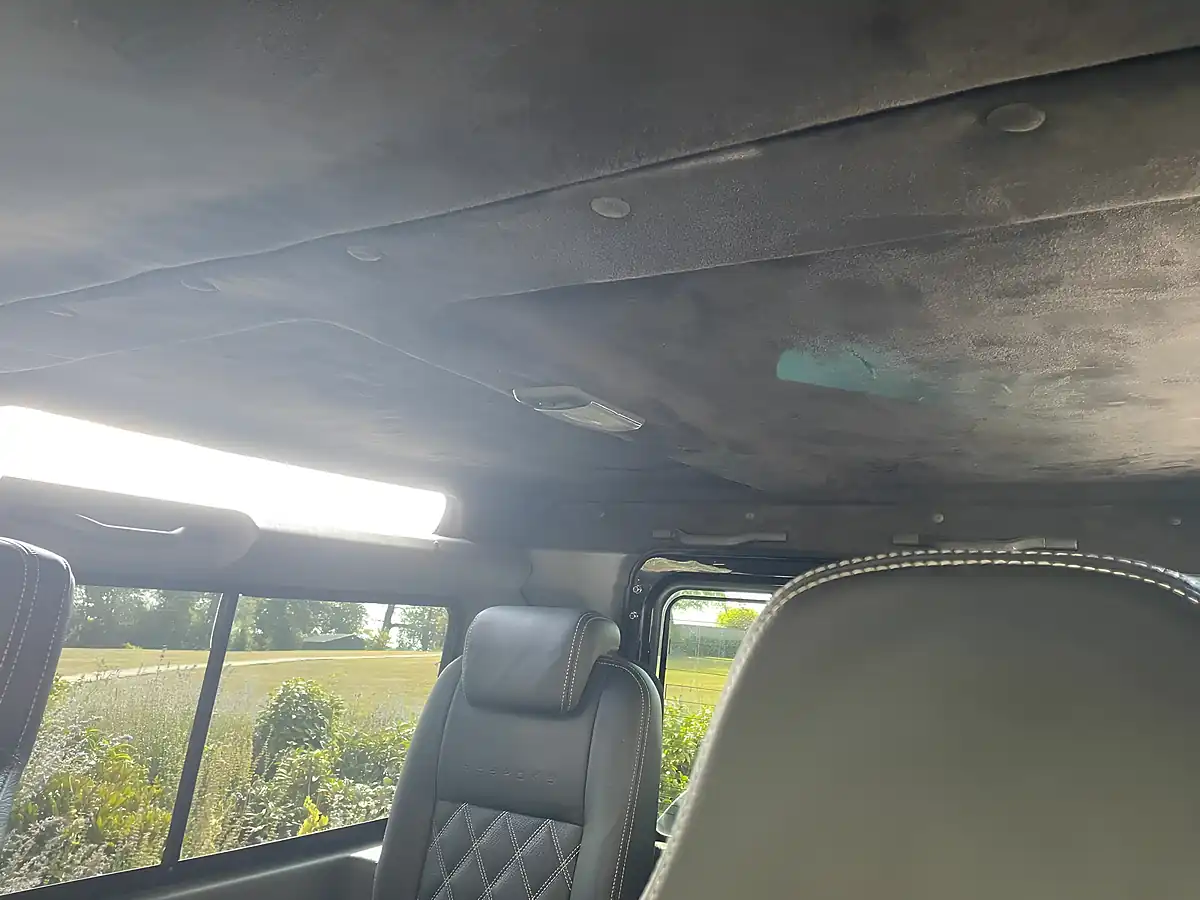Used 2010 Land Rover Defender 90 Xs Station Wagon Santorini Black - Interior and Exterior details 12