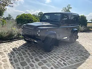 Used 2010 Land Rover Defender 90 Xs Station Wagon Santorini Black - Interior and Exterior details 2
