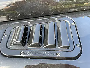 Used 2010 Land Rover Defender 90 Xs Station Wagon Santorini Black - Interior and Exterior details 6